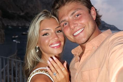 Denver Broncos Star Zach Wilson Engaged to。